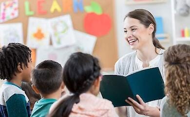 Стало відомо, коли в Україні підвищить мінімальну зарплату вчителям