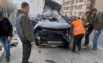В Севастополе взорвали автомобиль с военным 