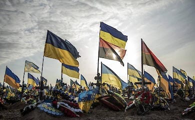 Кабмін запропонував збільшити виплату сім'ям загиблих цивільних захисників України до 15 млн грн