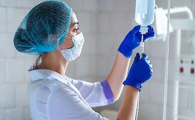 МОЗ сообщает, что в Украине на 40% сократилось количество медсестер