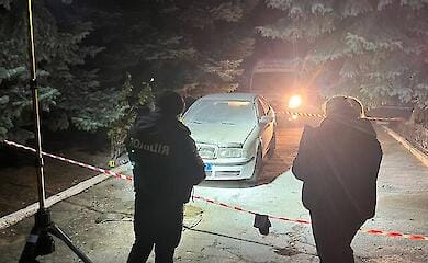 Два підлітки підпалили поліцейський автомобіль на замовлення "куратора" - затримано СБУ