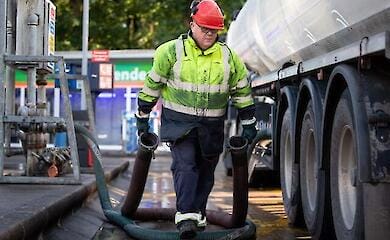 На сколько подешевели газ, бензин и дизель за последний месяц