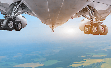 Шмыгаль сказал, можно ли сейчас возобновить авиаперелеты в Украине