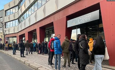 Військовий облік для українців до 25 років, які перебувають за кордоном: Кабмін розробить алгоритм