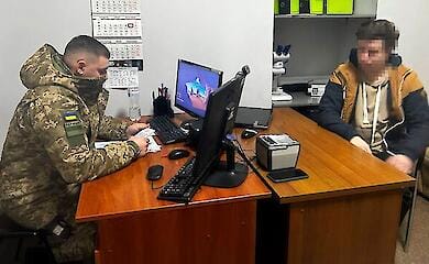 На Ягодине задержали 25-летнего уклониста, который выдавал себя за женщину
