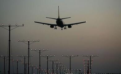 Украинская авиакомпания объявила о возобновлении регулярных полетов