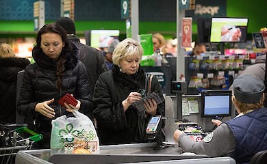 В России хотят ввести продуктовые карты по всей стране