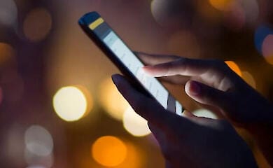 Украинцы массово меняют мобильных операторов: популярная услуга работать не будет