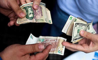 Названа самая успешная валюта 2024 года