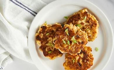 Что делать, чтобы котлеты на сковороде не разваливались 