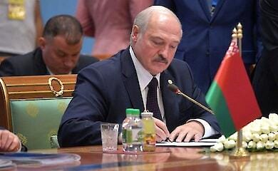 Лукашенко повідомив, що його «умовили» йти на вибори, бо йому «немає заміни»