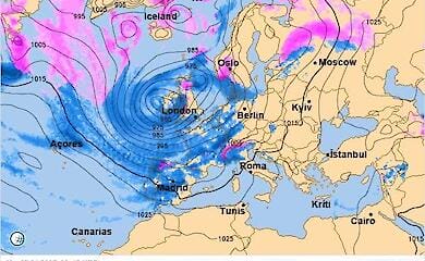 Весна серед зими: на Заході Європи шторм і дощі, а на Україну чекає тепло
