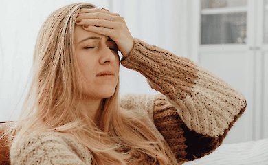 Як захистити ніжну шкіру навколо очей: гід із догляду та профілактики зморшок