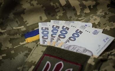 Де військові можуть отримати виплати від місцевої влади: список міст та суми допомоги