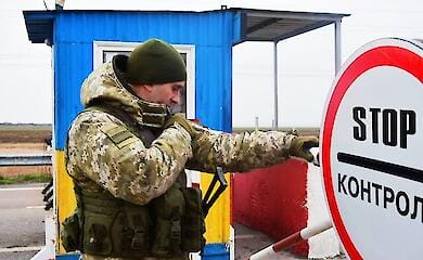 Мінкульт заявив, що дозволів на виїзд за кордон людям мистецтва більше не видасть