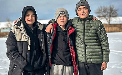 В Харьковской области подростки спасли жизнь мужчине, который провалился под лед