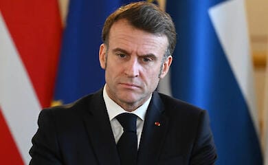 Макрон выступит с обращением к нации