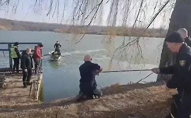 Врятовано 12-річного хлопчика, який провалився під лід на Київщині 