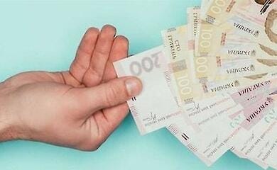 Нова програма грошової допомоги: українцям видають майже 1000 гривень