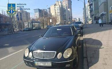 У Києві чоловік побив інспекторку з паркування, яка виписала йому штраф