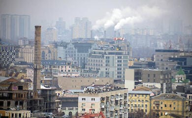 Треть молодежи в Украине зарабатывает меньше 15 тыс. грн: есть ли шансы на покупку собственного жилья