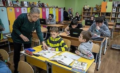 Де в Україні не буде весняних канікул у 2025 році: опубліковано список