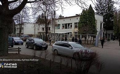 РФ атакувала ракетою центр Сум: під ударом школа, багато поранених