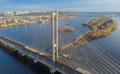 В Киеве ограничат движение по Южному мосту: на сколько