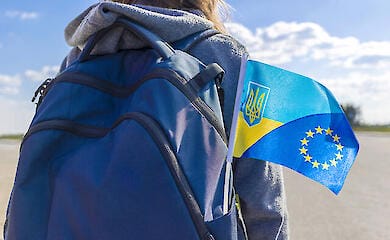 Що змусить жінок залишити Україну: головні фактори міграції після трьох років війни