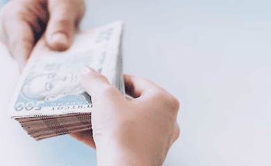 Чи може дружина отримувати пенсію чоловіка: як переоформити виплати