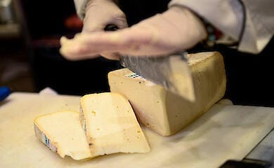 Польська сирна експансія: як імпорт витісняє український сир з полиць супермаркетів