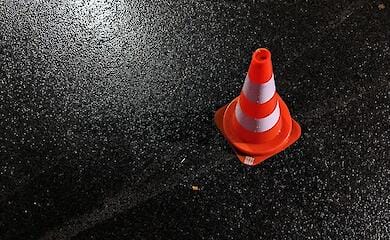 На Львівщині внаслідок ДТП за участю вантажівки та автобуса трагічно загинула 12-річна дівчинка