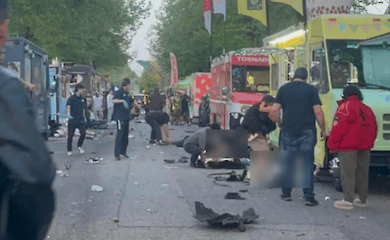 У Канаді автомобіль влетів у натовп на вуличному фестивалі, загинули люди 