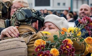 Новые правила выплат семьям погибших военных: что изменил Кабмин