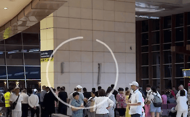 В Шарм-эль-Шейхе рекламный щит упал на казахстанцев, один из них погиб