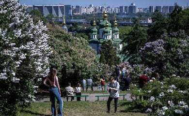 Минус два миллиона: численность молодежи в Украине резко сократилась