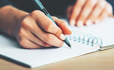 Почти половина зуммеров теряет навыки письма от руки — исследование