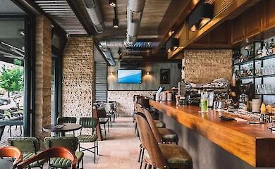 Майже 300 сімей ветеранів війни отримають гранти на власний бізнес в Україні