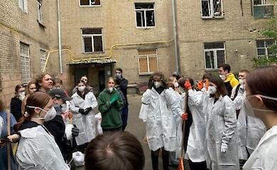 Уламки "Шахеда" впали на гуртожиток КНУ: постраждали четверо студентів