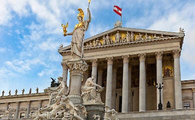 Отток абитуриентов за границу: количество запросов на обучение выросло на 30%, лидирует Австрия 