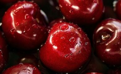 Як правильно їсти черешню і чому важливо не переїдати її 