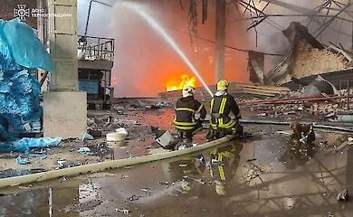 В Тернополе растет число раненых после ночного обстрела: половина — спасатели ГСЧС