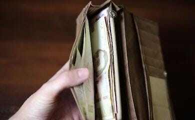 Как выросли зарплаты в Украине в 2025 году и где платят больше всего
