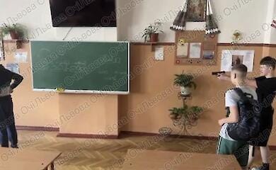 Стрельба в львовской школе: девятиклассник выстрелил в одноклассника прямо на уроке