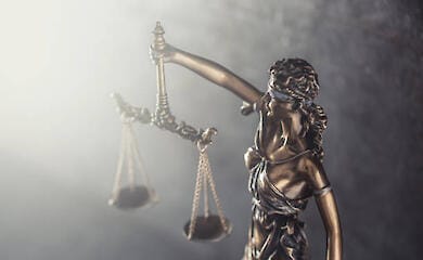 Чотири роки в'язниці за підпал дружини: жителю Буковини винесли вирок