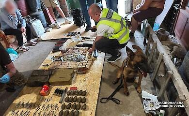 Нацполиция проводит масштабную спецоперацию: более 500 обысков из-за незаконного оборота оружия