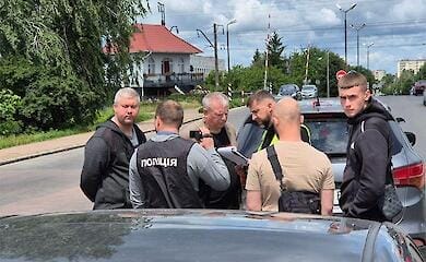 Поліція посеред вулиці затримала мера Бердичева: що відомо