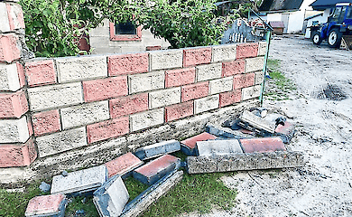 У Рівненській області бетонний паркан розчавив 4-річного хлопчика