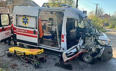 Прифронтові доплати медикам: як скоротилось фінансування лікарень у зоні бойових дій