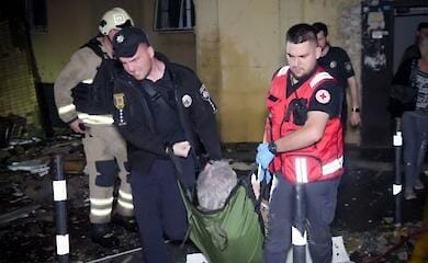 Пожежа в 9-поверхівці, серед поранених діти: що відомо про удар дронів по Одесі